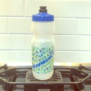Lululemon Seawheeze water bottle